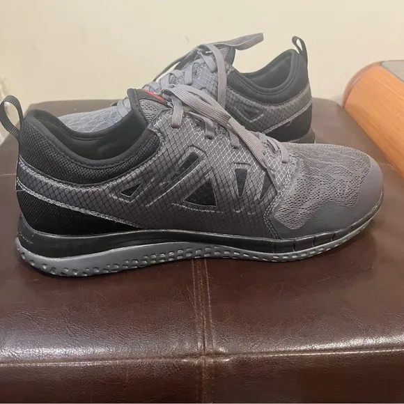 Reebok Work Zprint Steel Toe Athletic Work Shoes Men’s Size 9.5M. EUC like new!