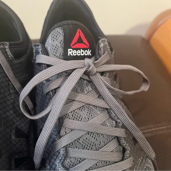 Reebok Work Zprint Steel Toe Athletic Work Shoes Men’s Size 9.5M. EUC like new!