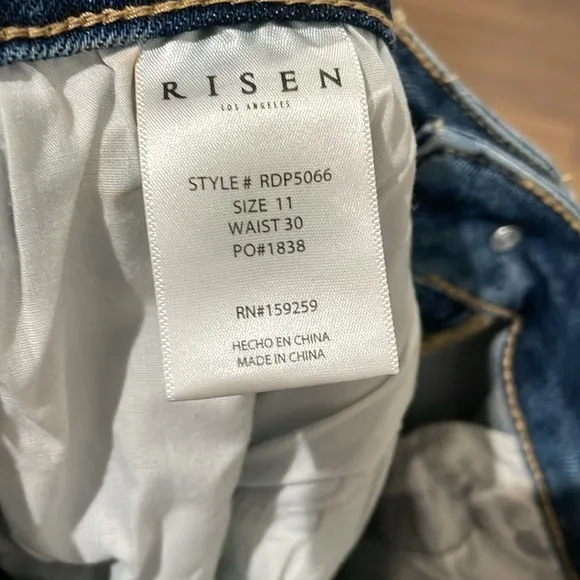 Risen Jeans Women's High Rise Crop Jeans Size 11/30