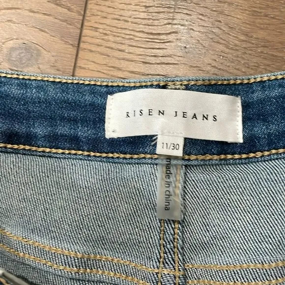 Risen Jeans Women's High Rise Crop Jeans Size 11/30