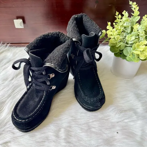 Rocket Dog Bonfire Black Suede Lace-Up with Faux Shearling Lining Boots Size 7.5