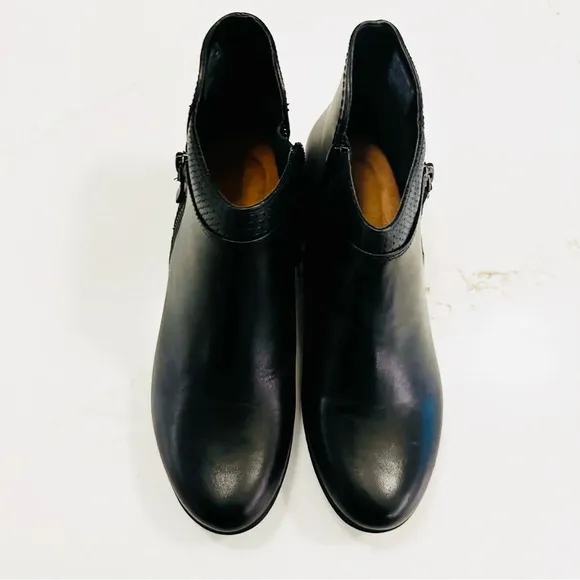 Rockport Carly Side Zip Ankle Bootie | Black Leather | 8.5