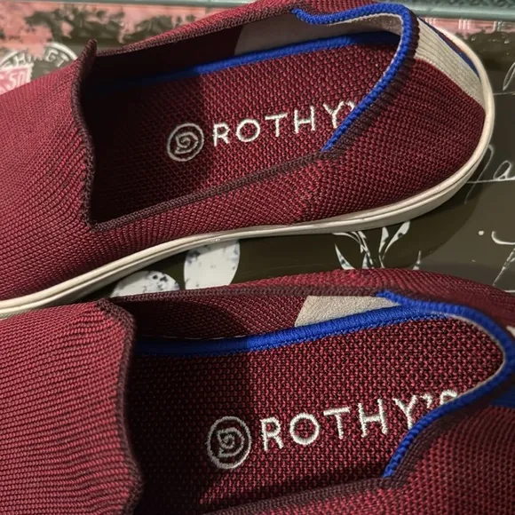 Rothy's maroon Slip On Sneakers Knit Comfort size 6 A00159