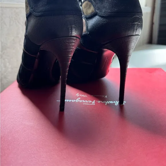 Salvador, Ferragamo Elegant Black and Brown Women's Heels