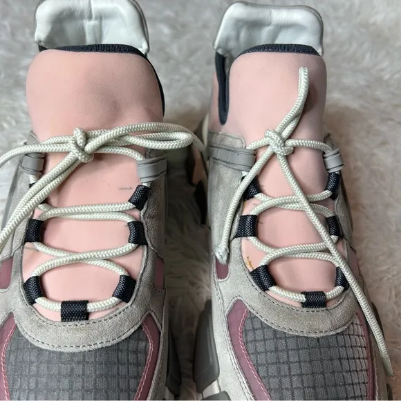 Salvatore Ferragamo Cimbra Sneaker - Women's Grey and Pink size 9