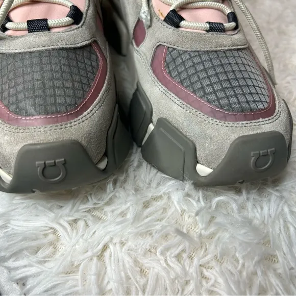 Salvatore Ferragamo Cimbra Sneaker - Women's Grey and Pink size 9