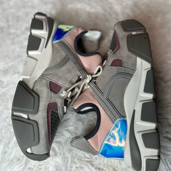 Salvatore Ferragamo Cimbra Sneaker - Women's Grey and Pink size 9