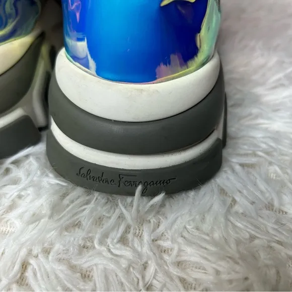 Salvatore Ferragamo Cimbra Sneaker - Women's Grey and Pink size 9
