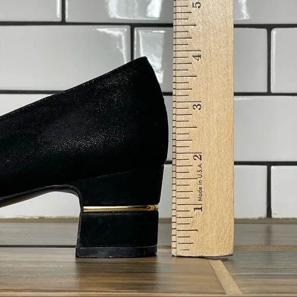 Salvatore Ferragamo Cinzia Pumps Black Shimmer Suede Womens Size 7.5 4A (AAAA)