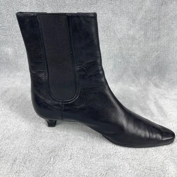 Salvatore Ferragamo Women's Boots US 7 Black Leather Almond Toe Chelsea Boots