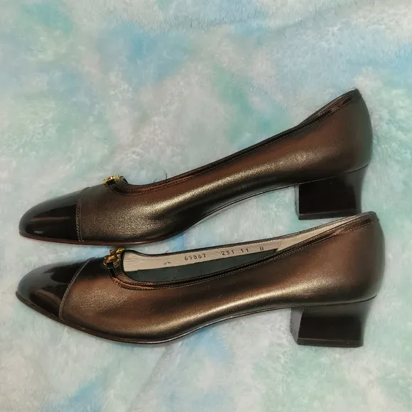 Salvatore Ferragamo Womens Brown Leather patent toecap gancini heels Size 11