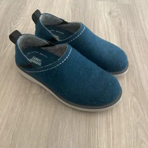 Samuel Hubbard Men's &quot;Spring Back&quot; Royal Blue Felted Fleece shoes