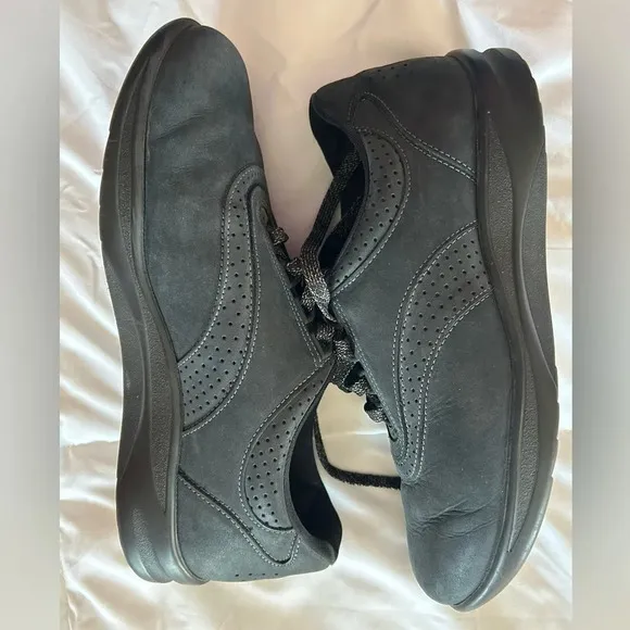 SAS black suede walk easy walking shoes women’s 9.5M Oxford