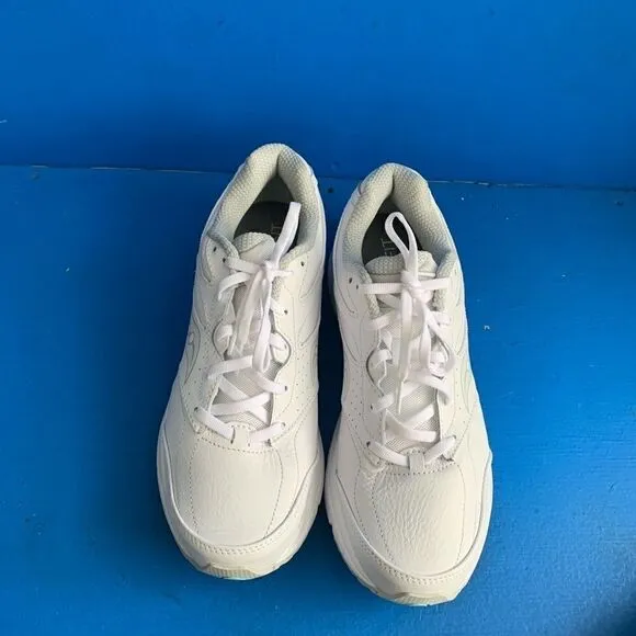 Saucony Omni S50204-1  Size 10 White Walking shoes brand new