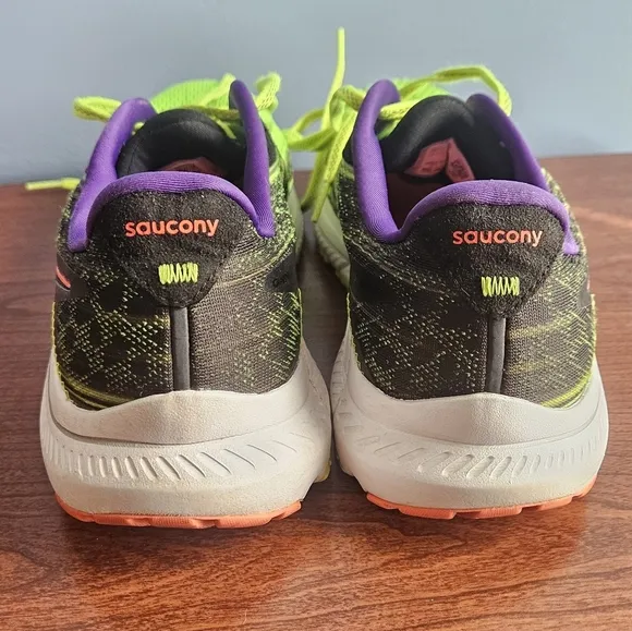 Saucony Women's Green Running Shoes Size 11 Euc