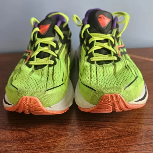 Saucony Women's Green Running Shoes Size 11 Euc