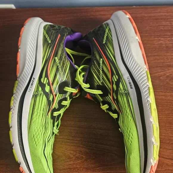 Saucony Women's Green Running Shoes Size 11 Euc