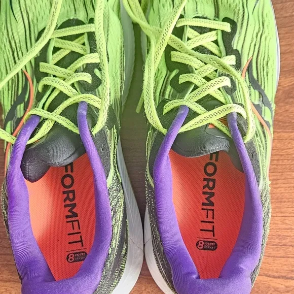 Saucony Women's Green Running Shoes Size 11 Euc
