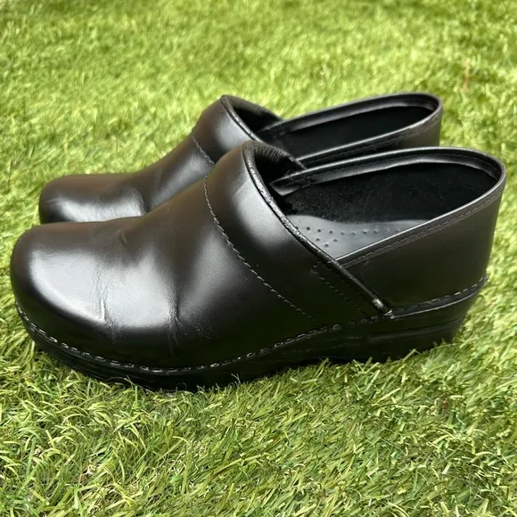 Set of 2 Dansko Professional Clogs Nursing Culinary Teacher Comfort Shoes Sz 39