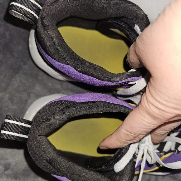 Shaq Bsketball ShoesPurple and Black Performance Sneakers with Chunky Silhouette