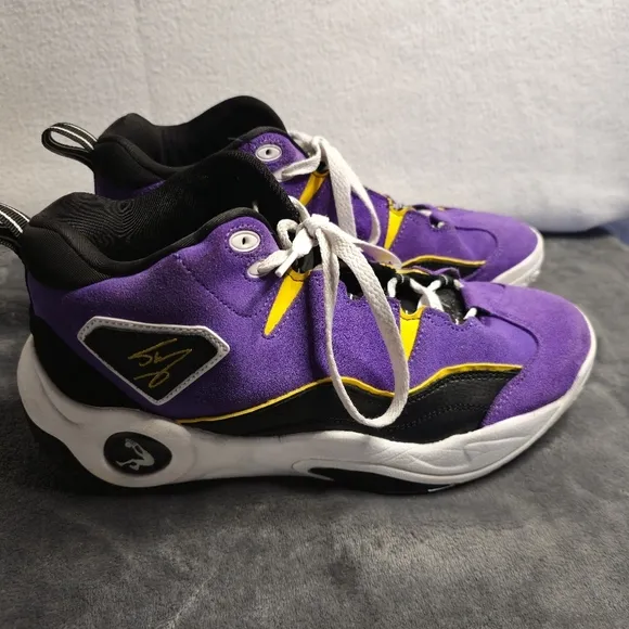 Shaq Bsketball ShoesPurple and Black Performance Sneakers with Chunky Silhouette