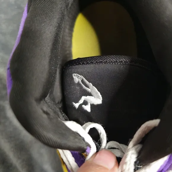 Shaq Bsketball ShoesPurple and Black Performance Sneakers with Chunky Silhouette