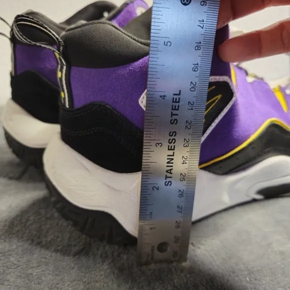 Shaq Bsketball ShoesPurple and Black Performance Sneakers with Chunky Silhouette