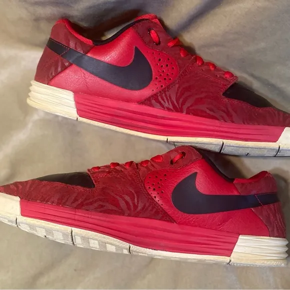 Size 11.5  Men’s Nike Paul Rodriguez 7 Premium SB University Red