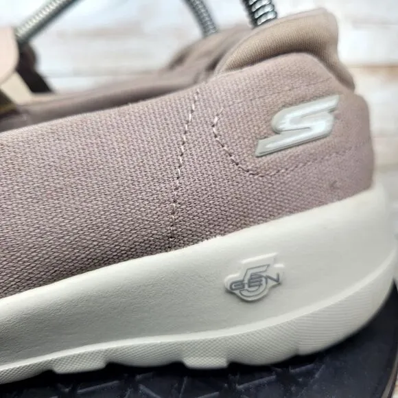 Skechers Goga Max Women's Size 9 Pink Walking Shoes