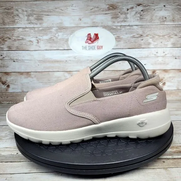 Skechers Goga Max Women's Size 9 Pink Walking Shoes