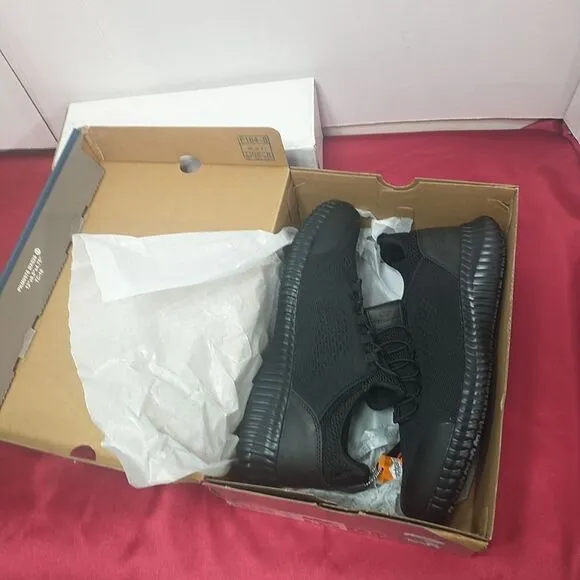 Skechers Womans SZ 9.5 Work Black shoes Memory Foam Slipon Slip Resistant 77260