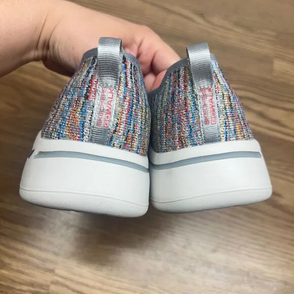 Skechers Womens Go Walk Arch Fit Multi Walking Shoes Size 9.5 W Wide 12487