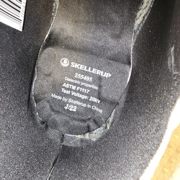 SKELLERUP QUATRO NWOT MENS SIZE 13 DIELECTRIC SLIPON SHOES.  COVER WORK