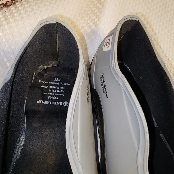 SKELLERUP QUATRO NWOT MENS SIZE 13 DIELECTRIC SLIPON SHOES.  COVER WORK