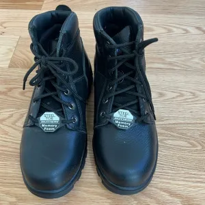 Sketchers relaxed fit women’s 11, workshire peril steel toe boots.