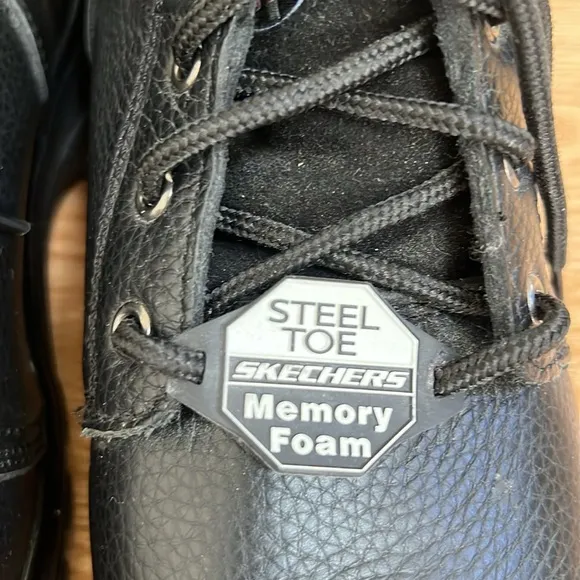 Sketchers relaxed fit women’s 11, workshire peril steel toe boots.