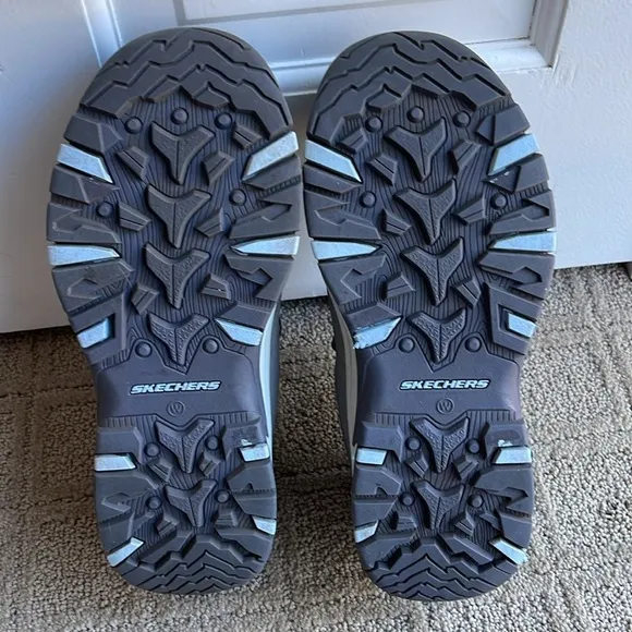 Sketchers work sneakers 8.5 wide