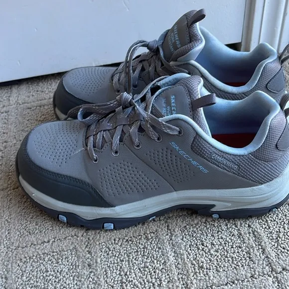 Sketchers work sneakers 8.5 wide