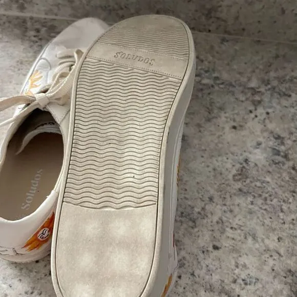 Soludos shine on classic sneakers