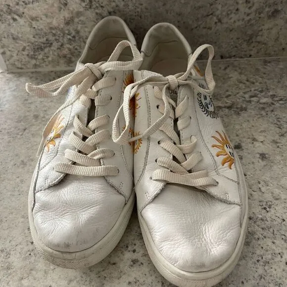 Soludos shine on classic sneakers