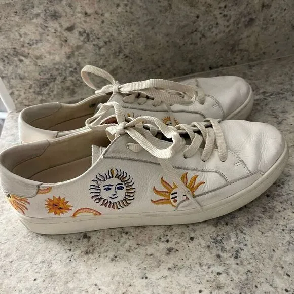 Soludos shine on classic sneakers