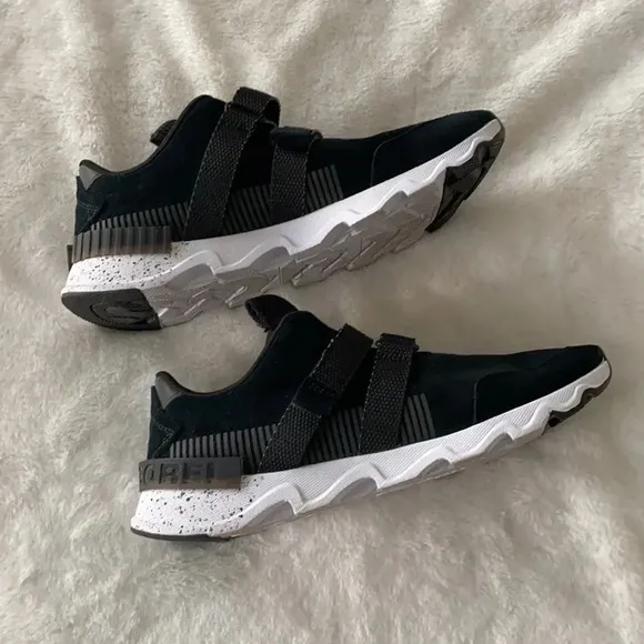 Sorel black/white kinetic lite strap sneakers