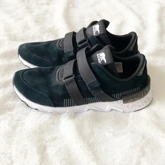 Sorel black/white kinetic lite strap sneakers