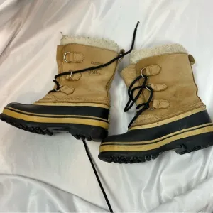 Sorel Caribou Buff Colored Winter Boots, size 2