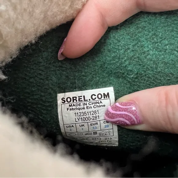 Sorel Caribou Buff Colored Winter Boots, size 2