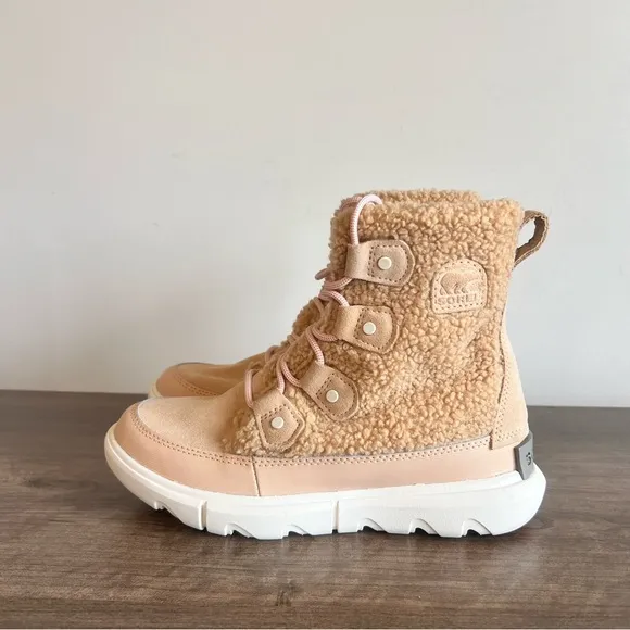 SOREL Explorer II Joan Cozy Women's Boot Size 6 SKU#243564