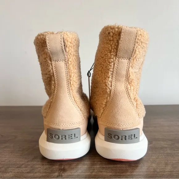 SOREL Explorer II Joan Cozy Women's Boot Size 6 SKU#243564