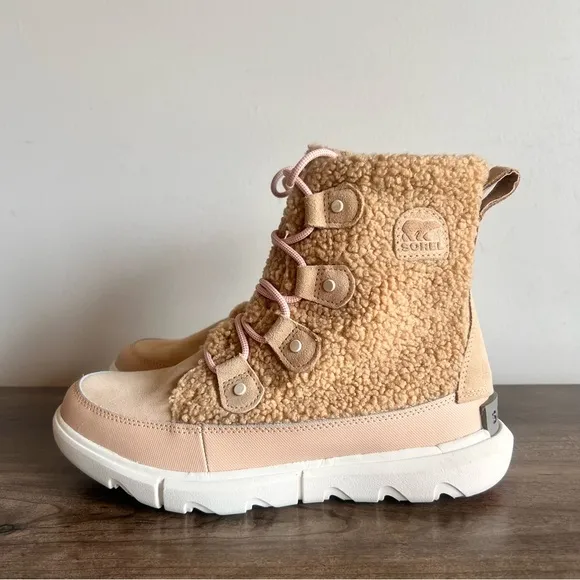 SOREL Explorer II Joan Cozy Women's Boot Size 8 SKU#243567