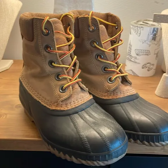 Sorel Hand Crafter Waterproof Boots Size 4