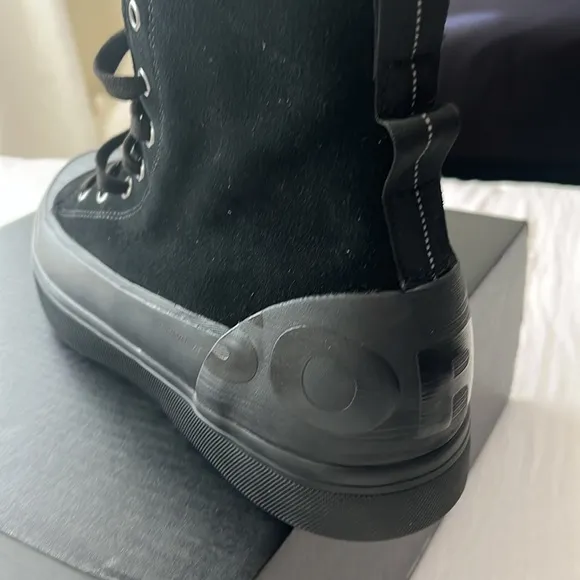 Sorel High-Top Sneakers  Metro ll. Size 12